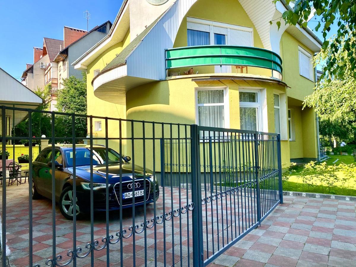 Авіа Leilighet Uzjhorod Eksteriør bilde